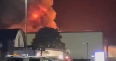 تليجراف: حريق هائل فى قاعدة جوية بريطانية تستخدمها أمريكا لضرب إيران