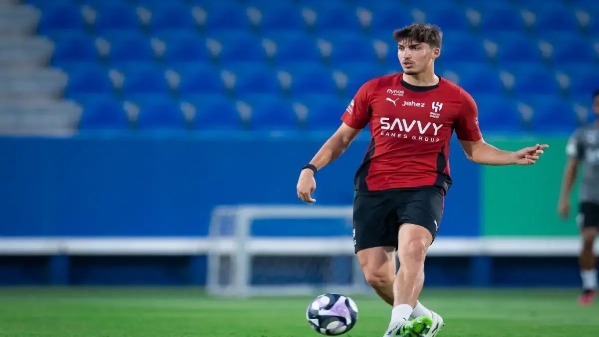 عاجل: الإنزاغي يُحسم قرار صادم بشأن النجم أكتشيشيك قبل مواجهة ضمك… شاهد آخر التطورات الخطيرة!