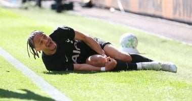 توتنهام يعلن إصابة سيمونز بالرباط الصليبى وغيابه عن كأس العالم