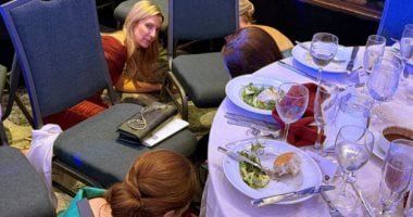 سرقوا النبيذ واستمروا في الأكل.. أبرز فيديوهات حفل عشاء مراسلى البيت الأبيض