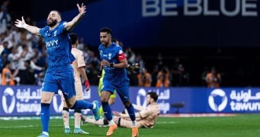 الهلال يلاحق صدارة الدوري السعودي أمام ضمك الليلة