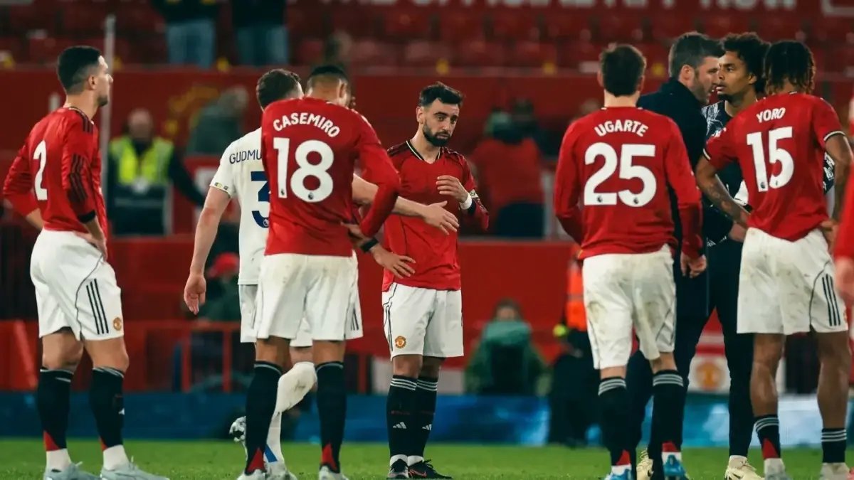 عاجل: إنزاجي يفضح الخطر الداخلي… اللاعبون السرّيون الذين يهددون الهلال بفقدان الصدارة!