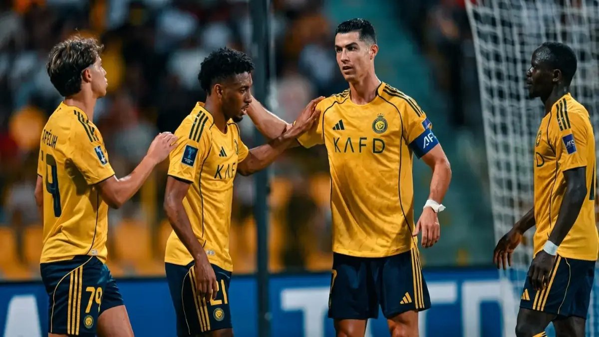 القمة الكلاسيكية نارية: النصر والأهلي يلتقيا في حرب تُحدد صاحب الصدارة… شاهد أبطالها على ثمانية والموعد الأربعاء 9 مساءً!