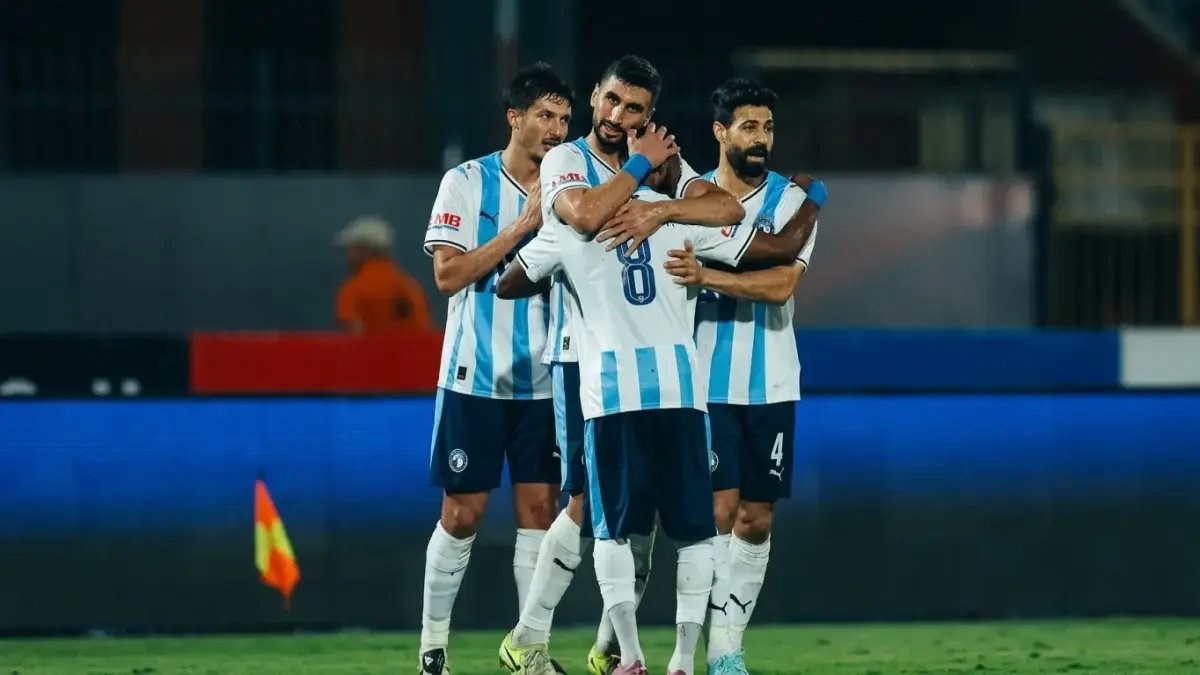 عاجل: بيراميدز يسحق الأهلي بـ3 أهداف ويحول دوري مصر إلى معركة ثلاثية... الزمالك الآن في خطر!