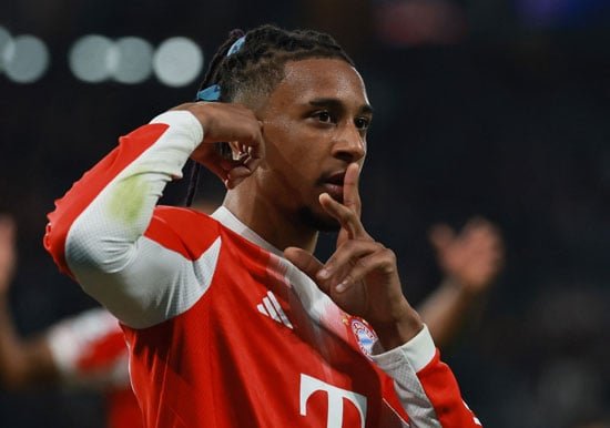 احتفال مايكل أوليس بالهدف