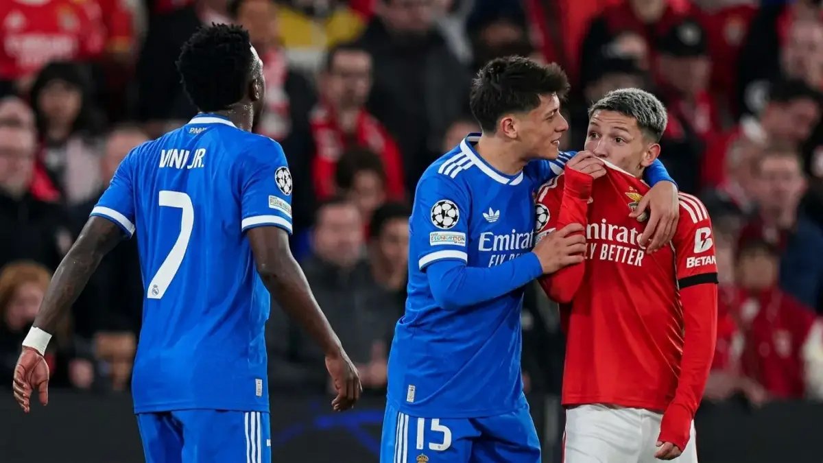 عاجل: قرار صادم من «فيفا»… عقوبة الطرد لمَن يتحدث مع الخصم وغطى فمه - يُطبق في كأس العالم هذا الصيف!