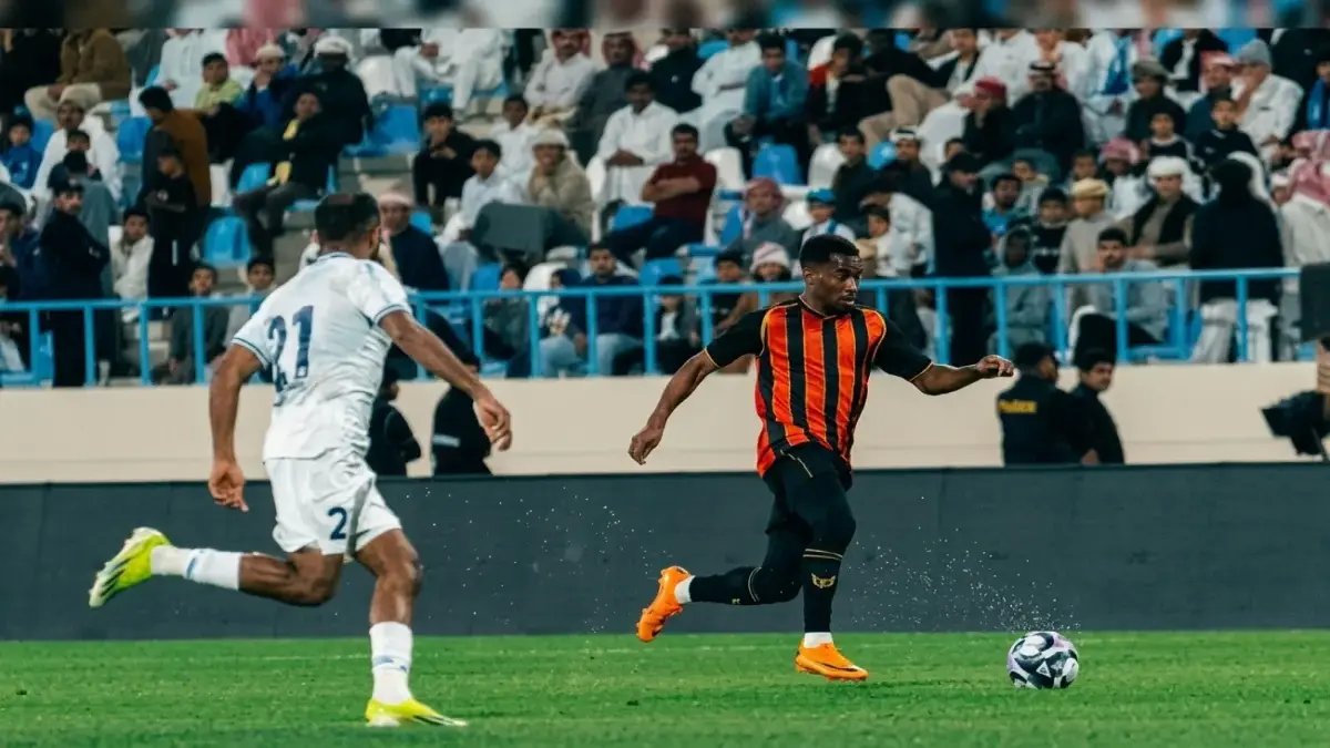 عاجل: صداع يايسله يصعب في أول بارك - غيابات مدمرة تعصف بالأهلي قبل قمة النصر النارية!