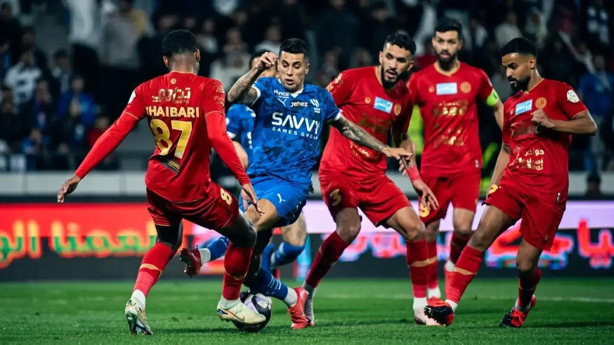 حصري: الهلال يتخطى ضمك بصعوبة في مباراة مثيرة… وسافيتش يسجل الهدف القاتل من صناعة هيرنانديز بعد 15 مباراة بلا مساهمات!