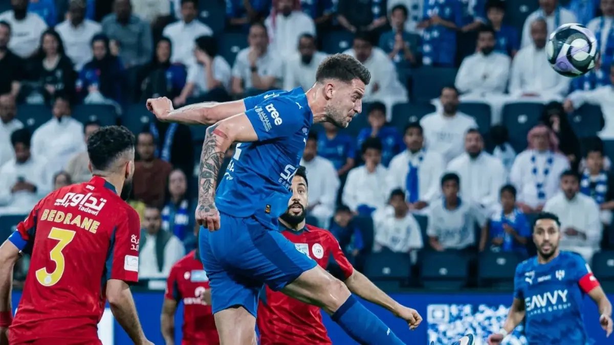 صادم: الهلال يسحق ضمك في مباراة فارقة… هل يلحق بالنصر المتصدر ويغير موازين الدوري؟