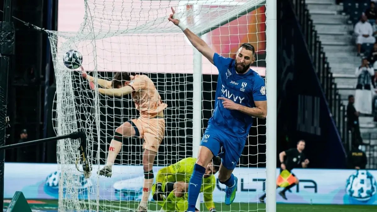 عاجل: تشكيل الهلال الصادم يقود بنزيمة أمام ضمك… وعودة تمبكتي تفجر المباراة!