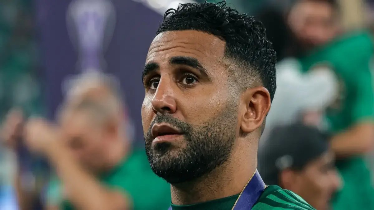 عاجل: محمد صلاح يعلن قراره الحاسم خلال 48 ساعة… هل يختار دوري روشن ويغيب عن المباريات الأخيرة؟