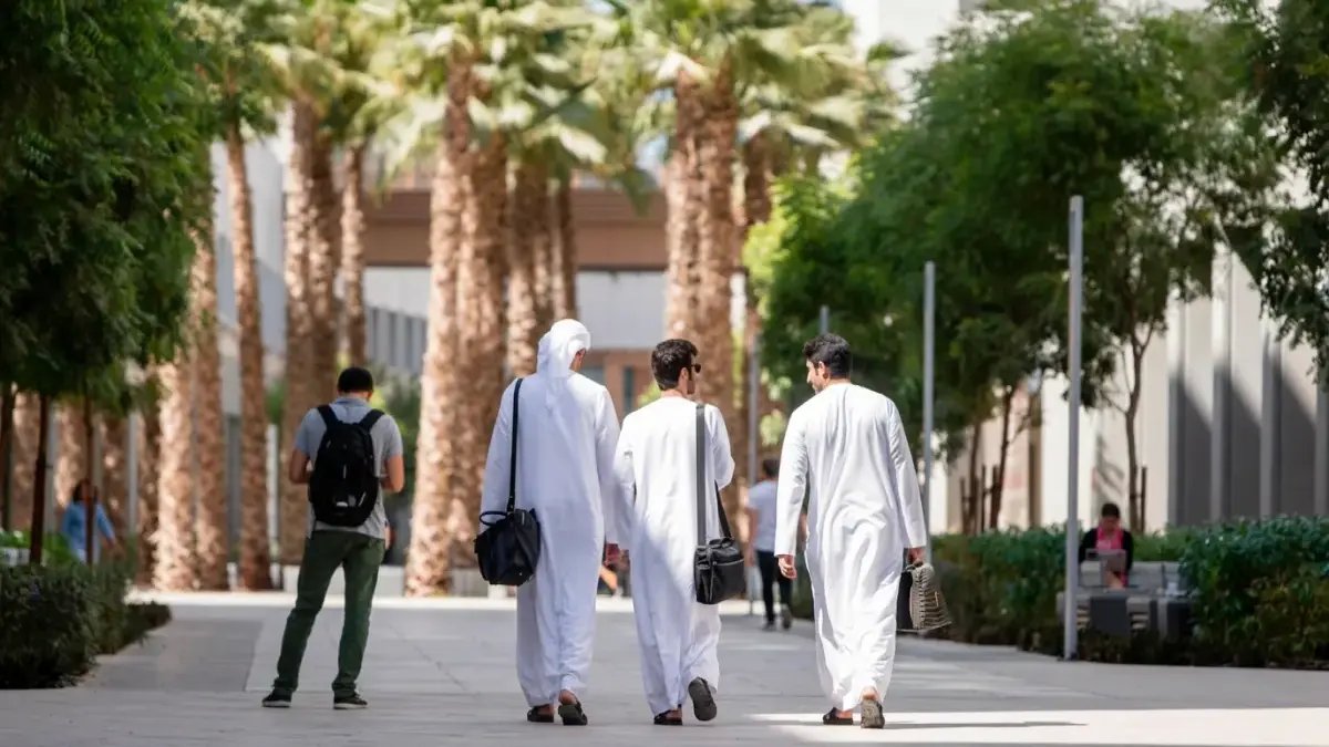 عاجل: تقرير حكومي يكشف أرقام صادمة… 532 مبتعث فقط تحت وزارة التعليم بينما 18 جهة مانحة تعمل منفردة في الإمارات!