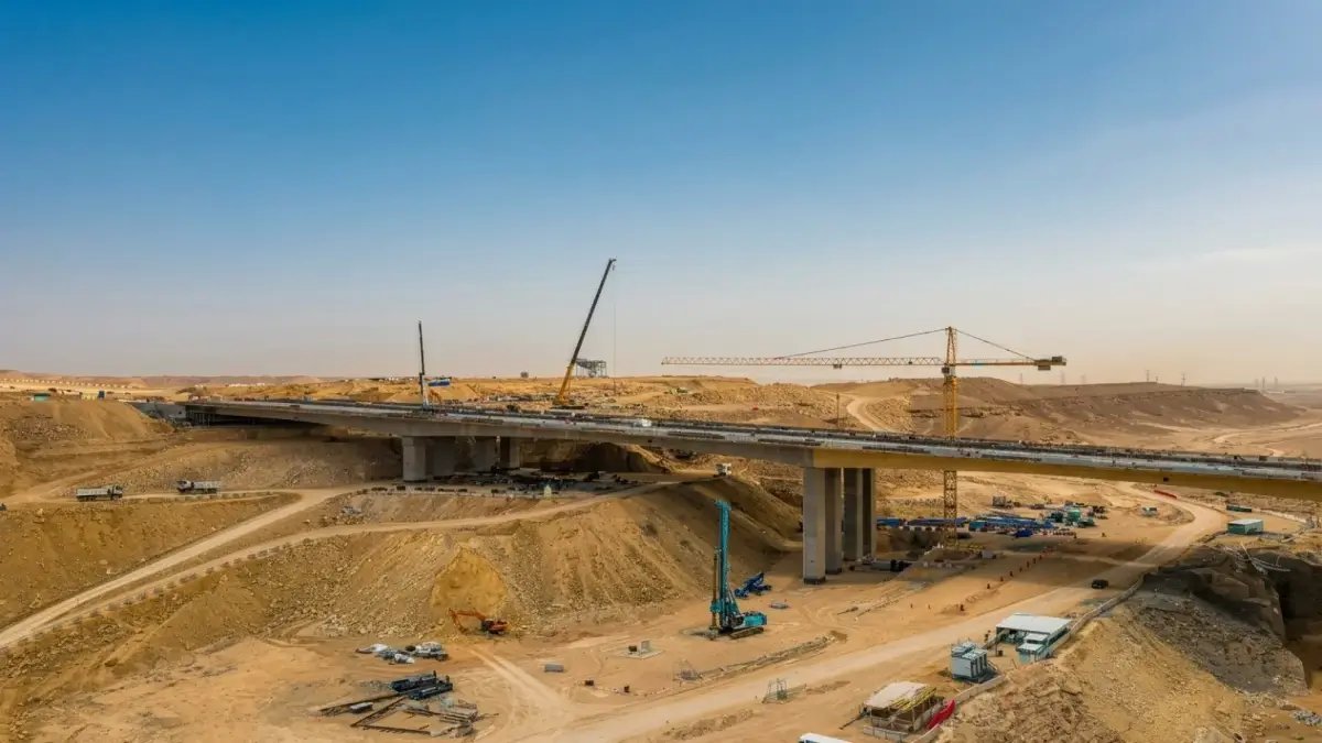 حصري: الهيئة الملكية تكشف تقدمًا هائلاً في طريق الطائف الغربي… شاهد الجسر الأيقوني الذي سيمر عليه 440 ألف مركبة يومياً!