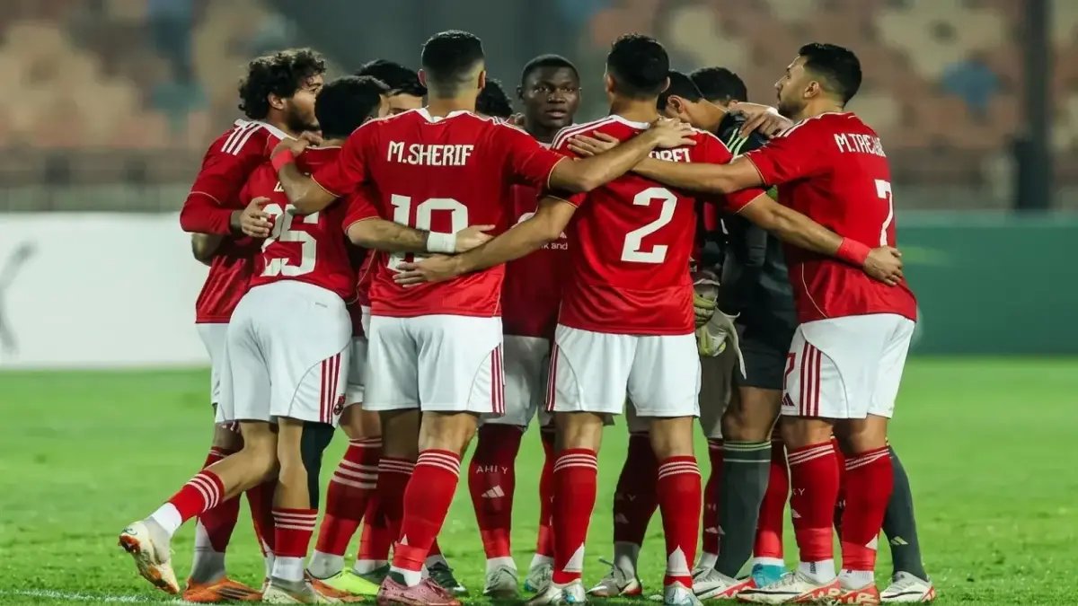 عاجل: ثنائي في القمة بين الزمالك والأهلي لأول مرة… قصة الطرد والركلات الجزاء التي هزت البطولة!