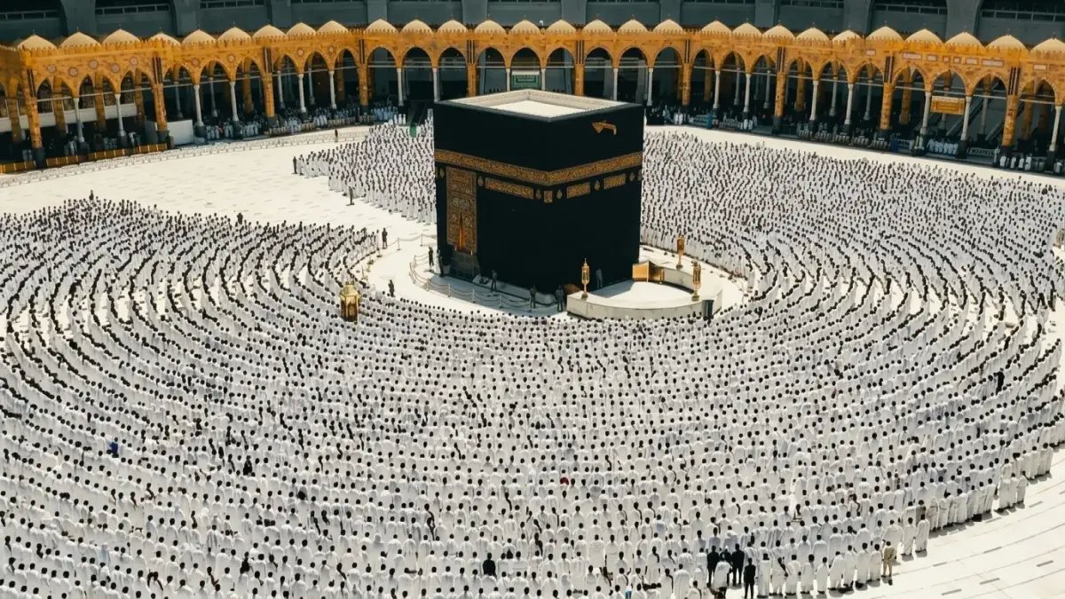 هل هذه الفرصة المجانية الحقيقية؟ مؤسسة الراجحي الخيرية تفتح باب الحج مجانياً لـ 13 ألف مستفيد من الضمان الاجتماعي وذوي الدخل المحدود.