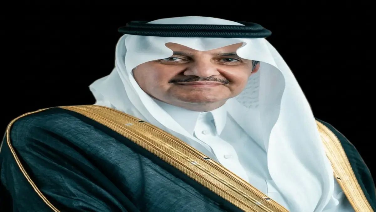 عاجل: الأمير سعود بن نايف يرعى حفل تخريج 10,070 طالب في جامعة الملك فيصل... لحظة تاريخية في الأحساء!