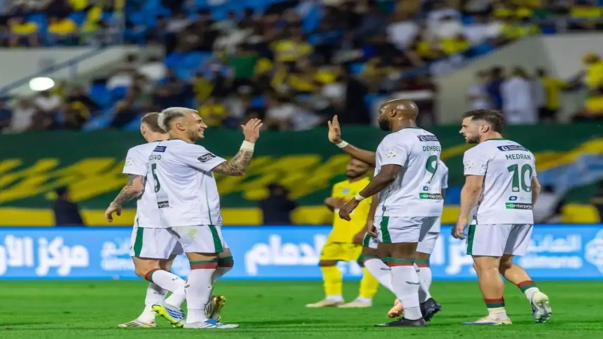 عاجل: الاتفاق يسحق الخليج بخمسية صادمة في دوري روشن… وهكذا انقلبت جدول الترتيب!