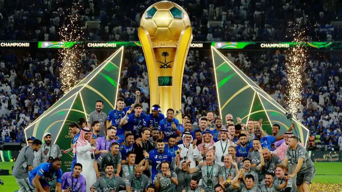 ذهب.. صادم! الهلال يسحق الخلود ويرد على النصر بتغريدة نارية - المواجهة الحاسمة الثلاثاء ستُغير كل شيء!