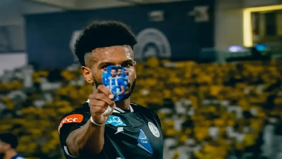 عاجل: الشباب يستبعد البليهي بعد احتفالية مثيرة بالهلال… قرار صارم يثير جدلاً!