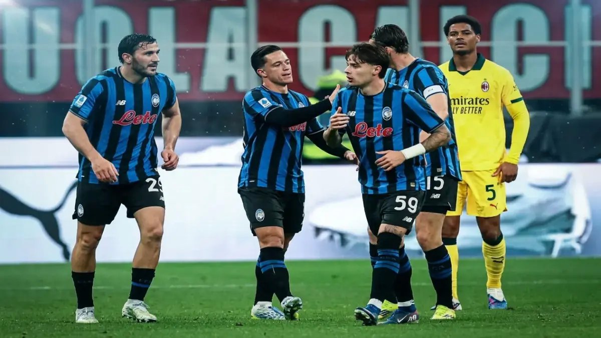 كانسيلو يدخل التاريخ كأول لاعب في العالم يتوج بـ 5 دوريات أوروبية مختلفة!