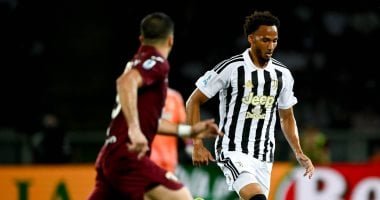 يوفنتوس يتعادل مع تورينو 2-2 في ديربي مشتعل بأحداث شغب في ختام الكالتشيو