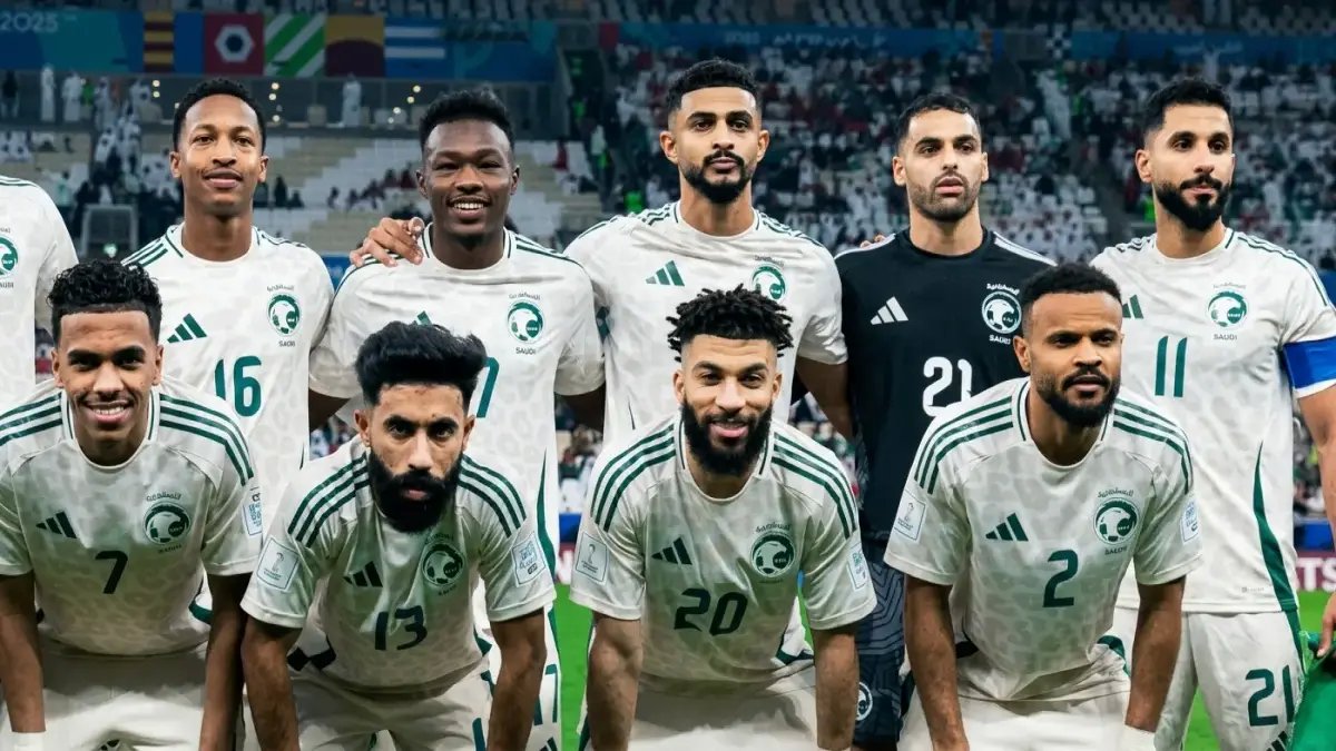تقرير مثير: الكشف عن التشكيلة المثالية للأخضر في كأس العالم 2026 - هل يتفق الخبراء مع اختيارات دونيس؟