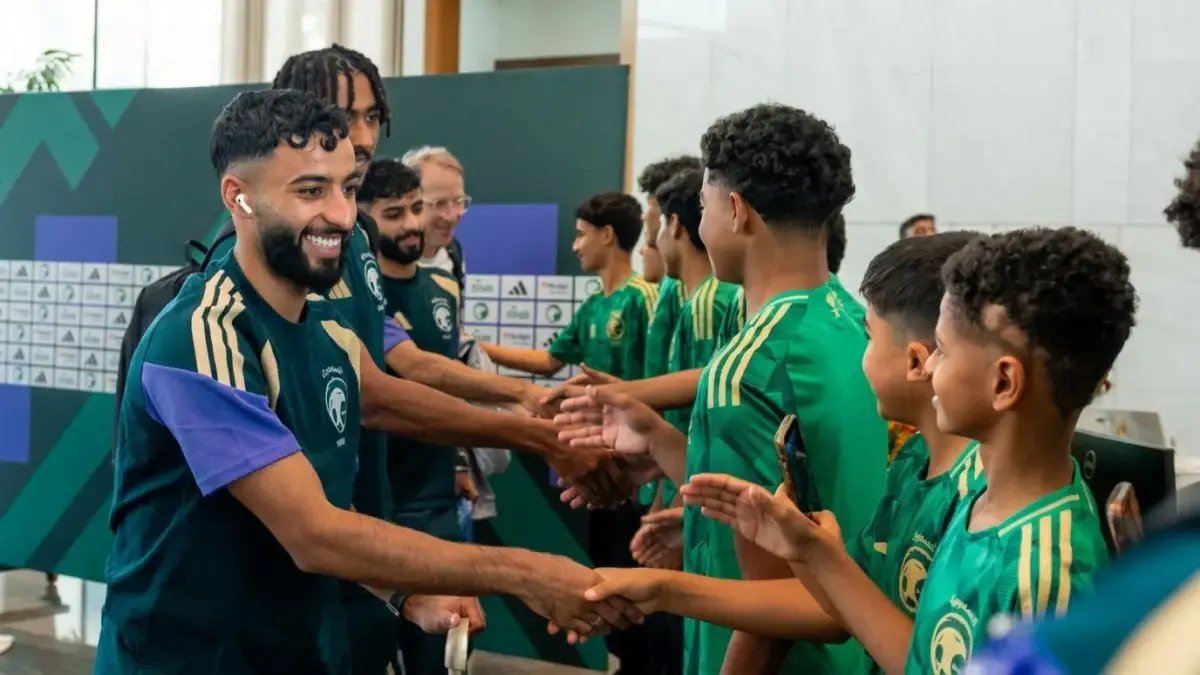 عاجل: المنتخب السعودي يبدأ تدريباته في نيويورك - حصص سرية على ملعب الاتحاد لتحقيق مفاجأة في كأس العالم 2026!