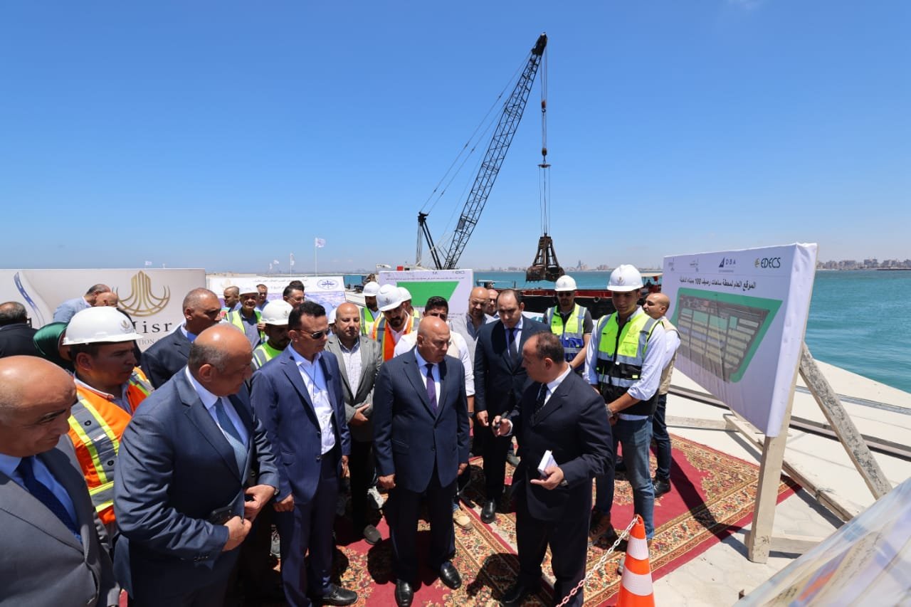 وزير النقل يتفقد مشروعات ميناءي الإسكندرية والدخيلة (1) وزير النقل يتفقد مشروعات ميناءي الإسكندرية والدخيلة (1)
