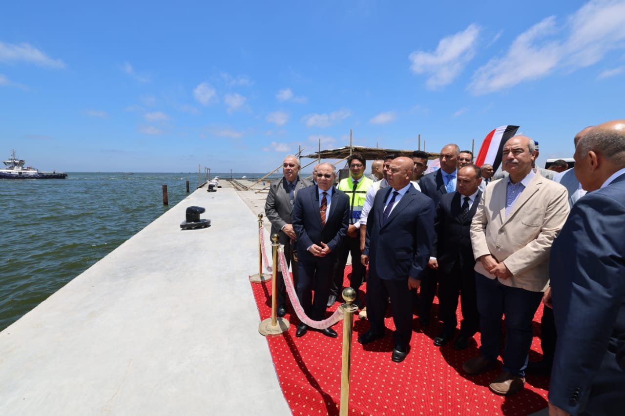 وزير النقل يتفقد مشروعات ميناءي الإسكندرية والدخيلة (6) وزير النقل يتفقد مشروعات ميناءي الإسكندرية والدخيلة (6)