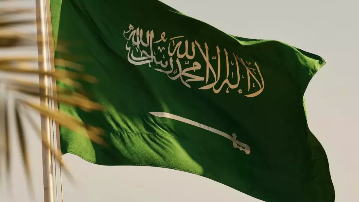 عاجل: قرار رسمي سعودي يُلزم أصحاب هذه التأشيرات بمغادرة المملكة قبل 18 أبريل… هكذا تتجنب المخالفة