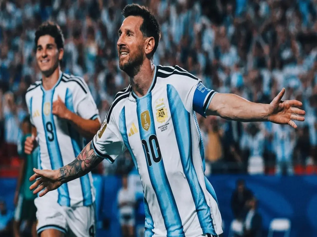  أسطورة النصر السعودي يفضح سر رونالدو ويكشف - لماذا ميسي متفوق عليه؟ (فيديو)