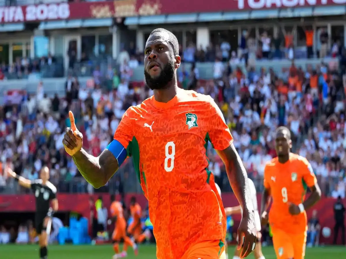  الأهلي السعودي يودع فرانك كيسيه رسمياً بعد رحيل صادم من المونديال... شاهد لحظاته الأخيرة قبل الانفجار!