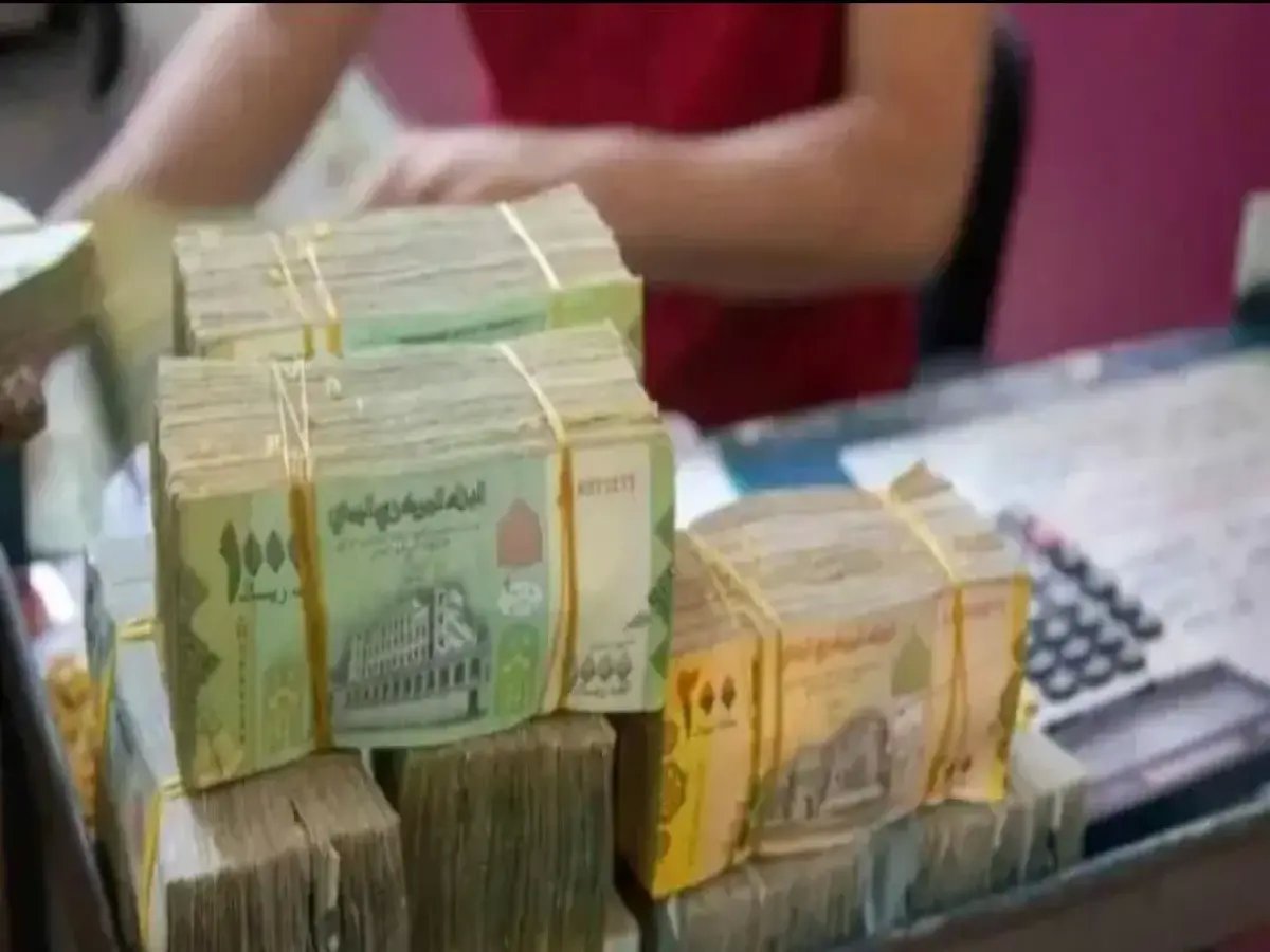  استقرار غريب في أسعار الصرف اليمني… 3 أسعار للدولار في بلد واحد! تعرف على التفاصيل الآن.