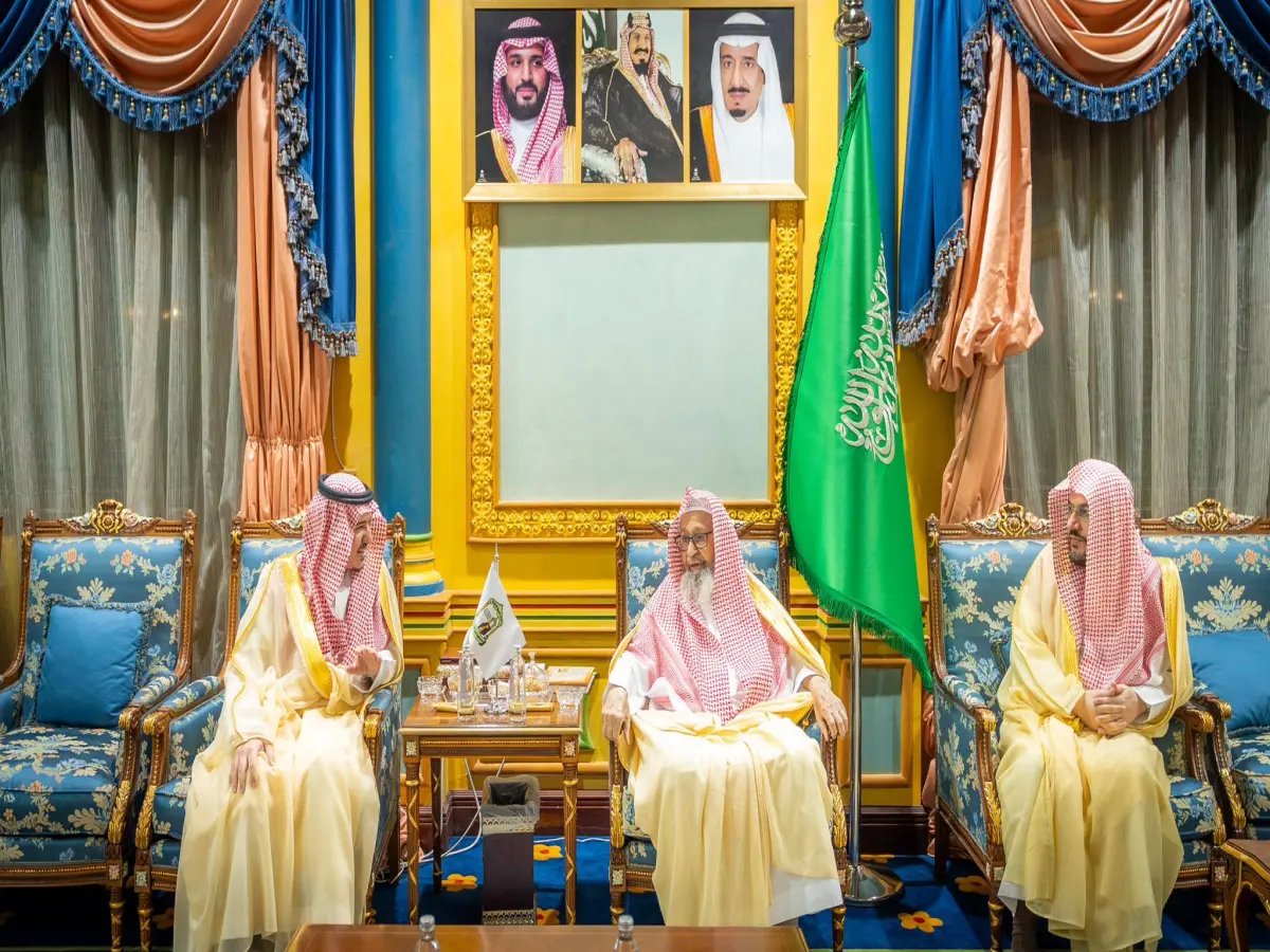  مفتي المملكة يستقبل رئيس ديوان المظالم - ماذا دار في اللقاء الذي يهزّ الأوساط الدينية والقضائية؟