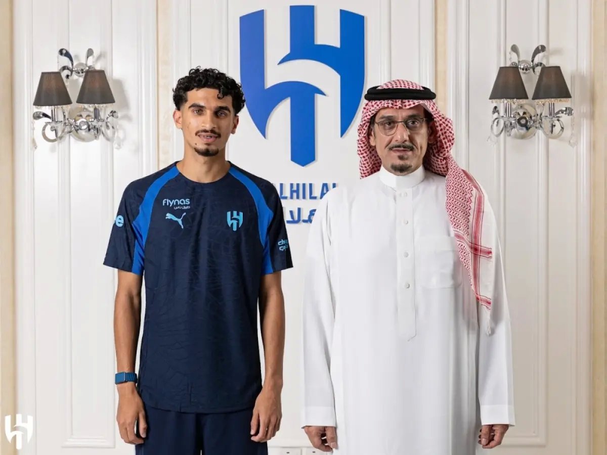  الهلال يعلن ضم عبدالله العنزي لخمس سنوات… صفقة الشباب التي ستغير خريطة الوسط!