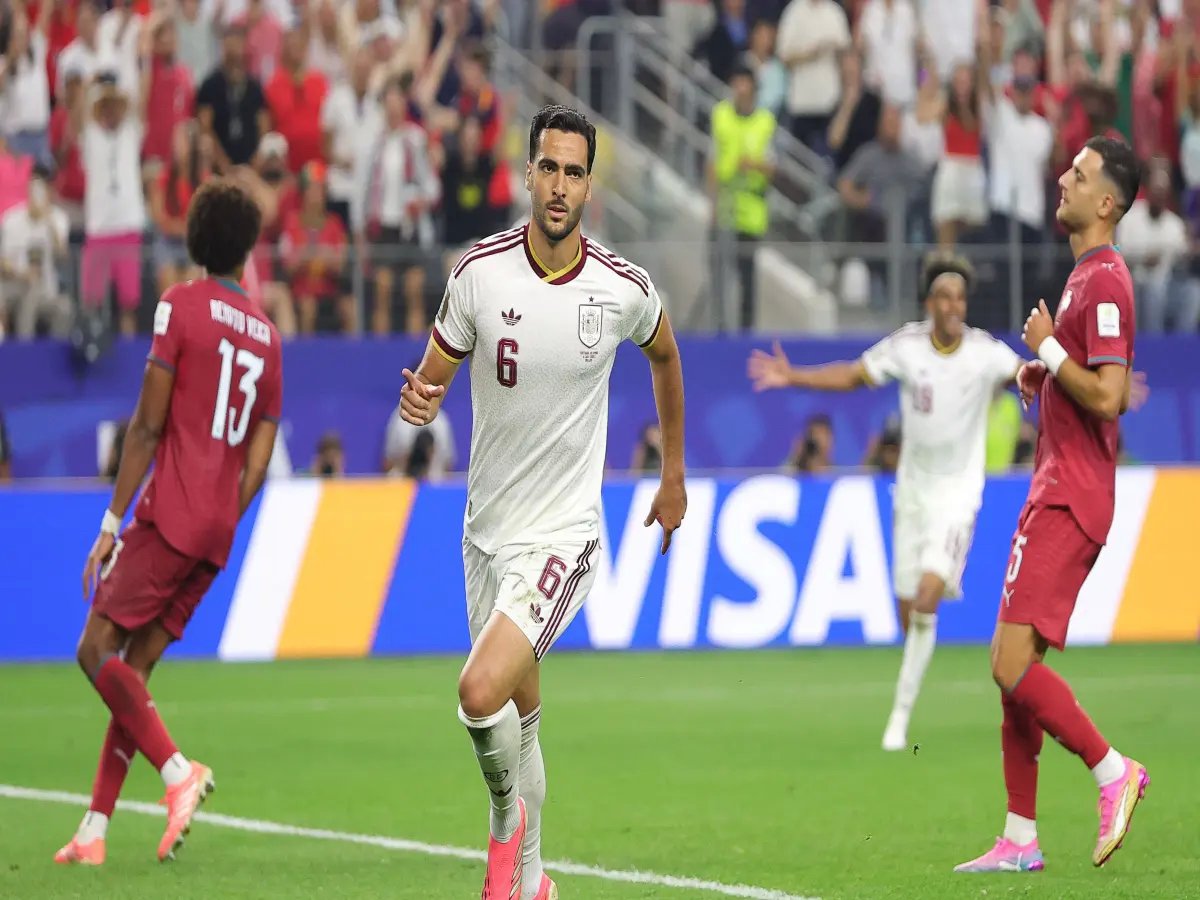  الهلال يتفاوض مع نجم ميلان البرتغالي.. صفقة بقيمة خيالية قد تطيح بقائد الفريق!