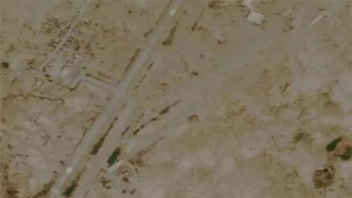 حصري: الأقمار الصناعية تكشف حقيقة الاستعدادات الخطيرة في مطار الحديدة... ما فعله الحوثيون قبل وصول الطائرة الإيرانية بأسابيع!