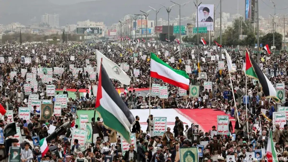 خطر محدق: الحوثيون يحولون اليمن إلى جبهة لحرب إيران… شعب يدفع الثمن بدلاً من الحصول على الرواتب!