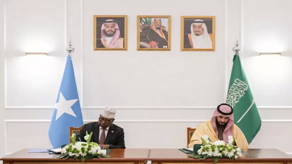 عاجل: السعودية تفجر مفاجأة عسكرية صادمة في الصومال... والإمارات وإسرائيل تواجهان كابوساً جديداً!