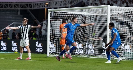 الهلال يحافظ على صدارة الدوري السعودي بهدفين في مرمى الشباب