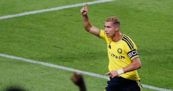 النصر يستعيد انتصاراته في الدوري السعودي على حساب أبها بثنائية.. فيديو