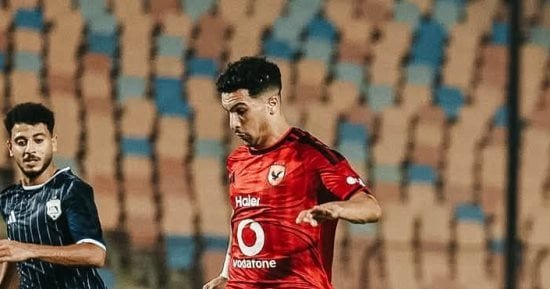 منصف بقرار يتصدر قائمة الجزائر لمواجهتى زامبيا وبوروندى فى تصفيات أمم أفريقيا