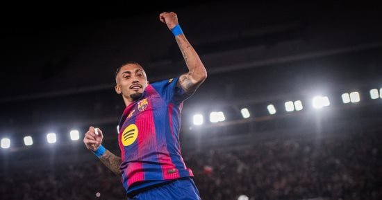 برشلونة يكافئ رافينيا بعقد جديد حتى 2030