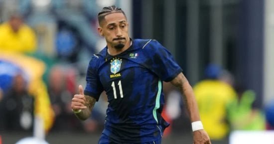 بعد اعتزال نيمار.. رافينيا يرتدى القميص رقم 10 مع البرازيل