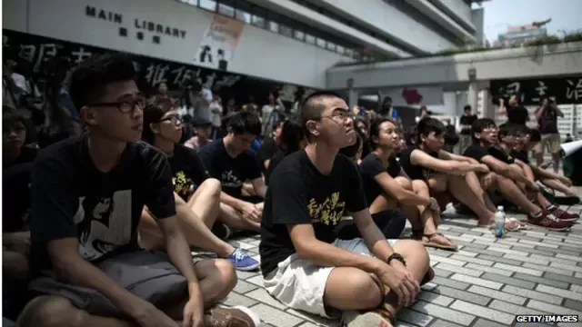 ينوي الآلاف من الطلبة الجامعيين وغيرهم المشاركة في الاضراب