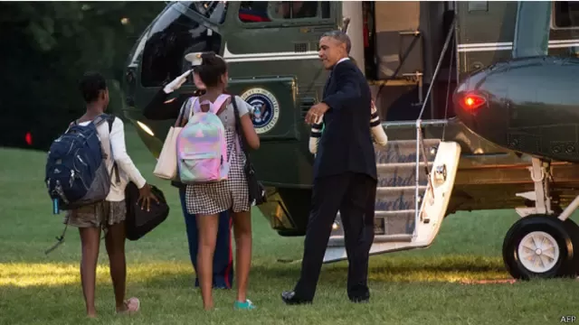 كان الرئيس اوباما قد غادر واسرته الى كامب ديفيد
